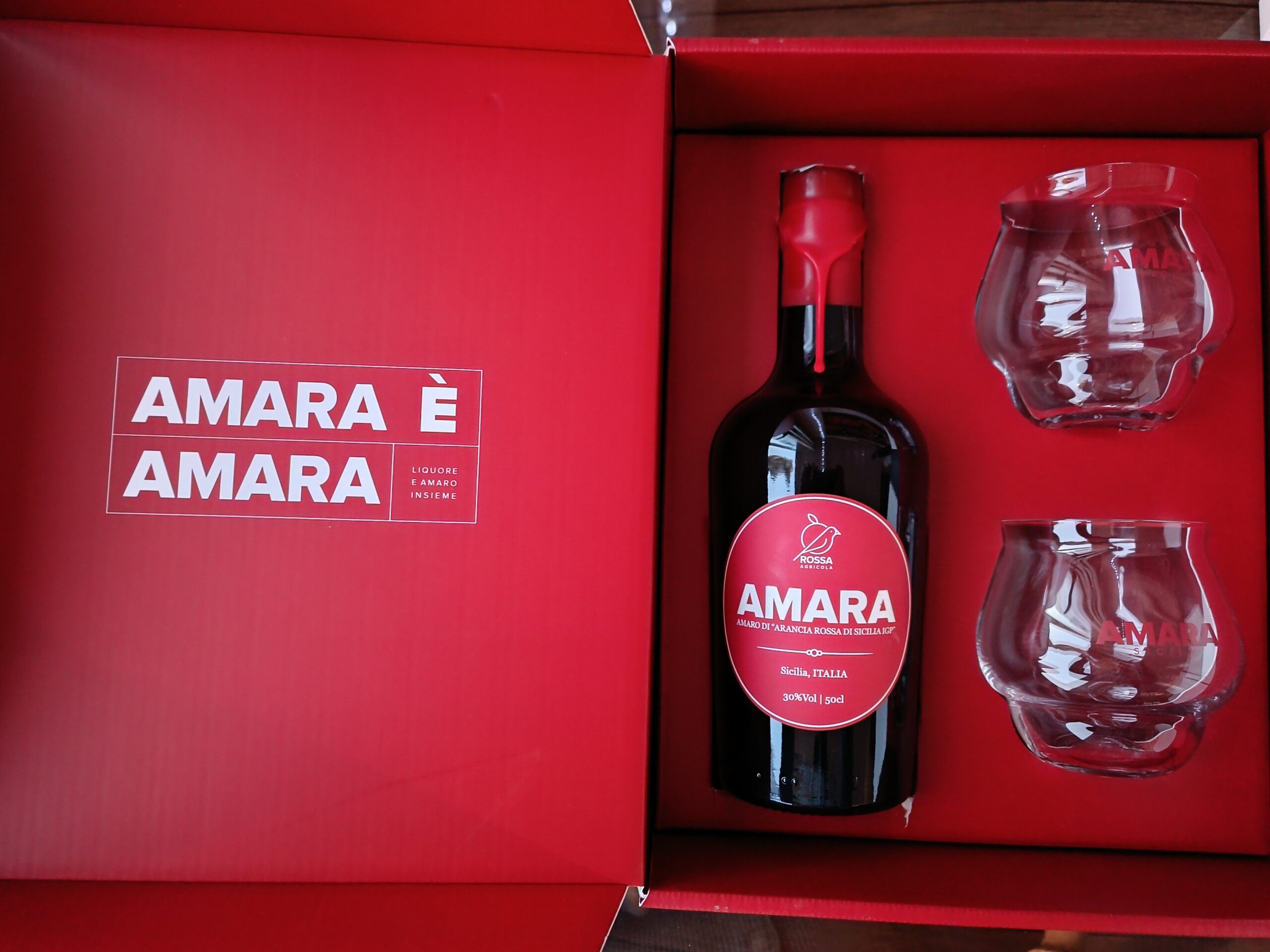 Confezione Amaro di arance rosse Amara 50 cl con 2 bicchieri