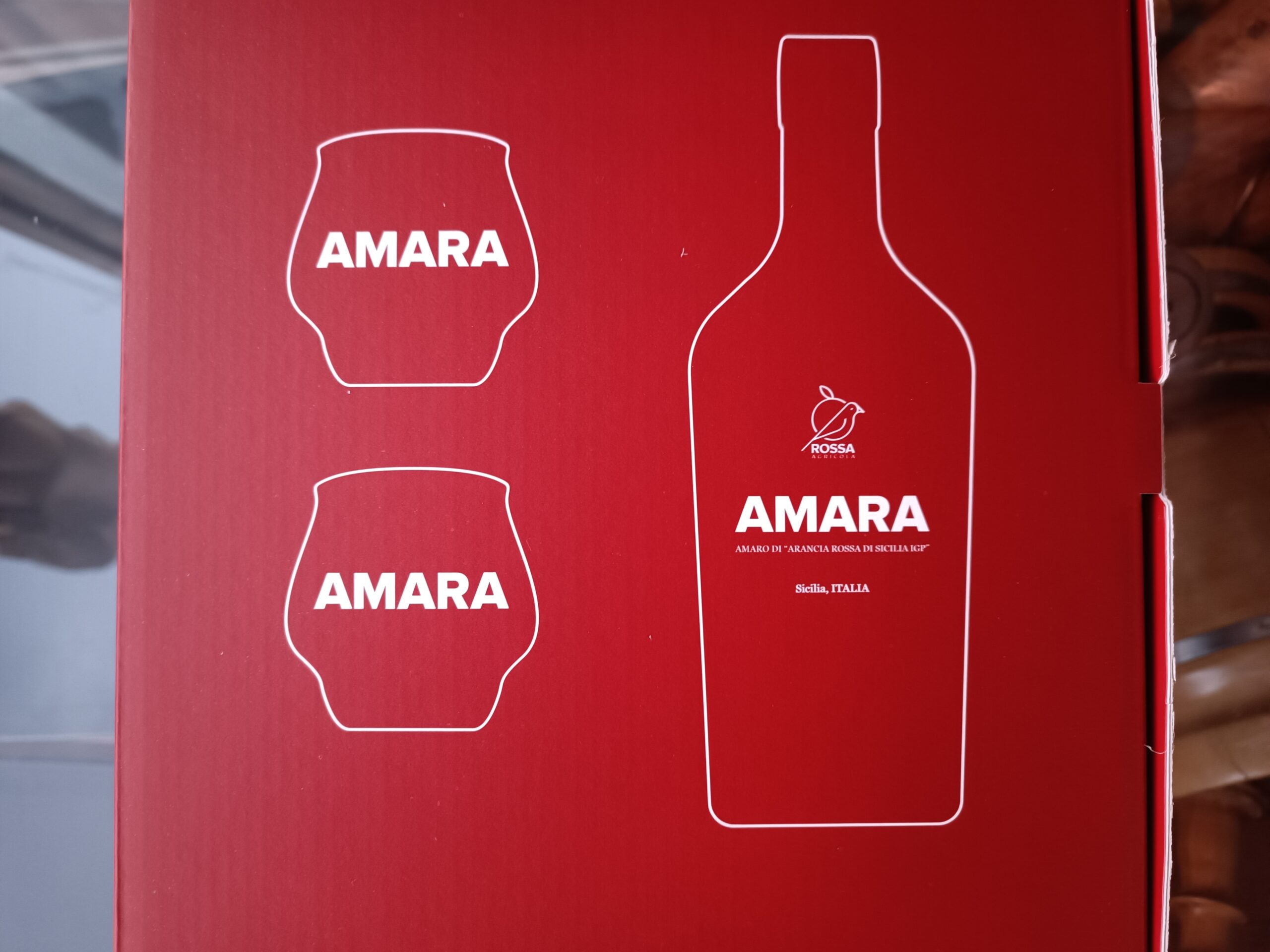 Confezione Amaro di arance rosse Amara 50 cl con 2 bicchieri - immagine 2