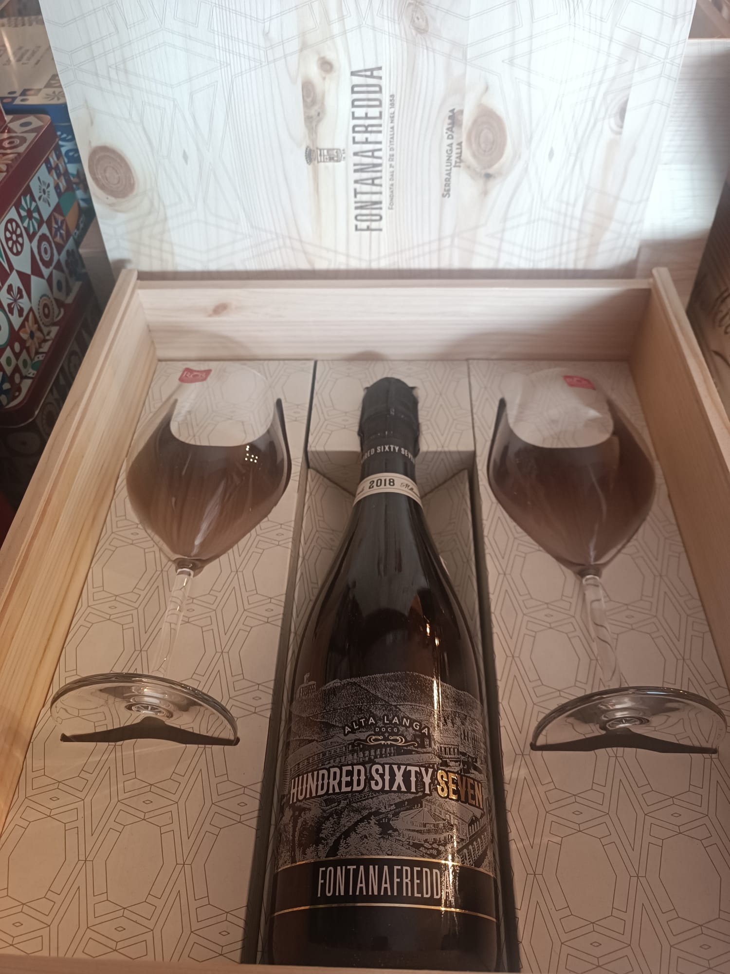 Cassetta regalo Spumante Fontanafredda Hundred Sisty Seven